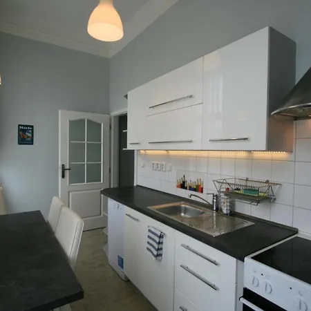 No. 4b I.p.pavlova 32 Apartment *
